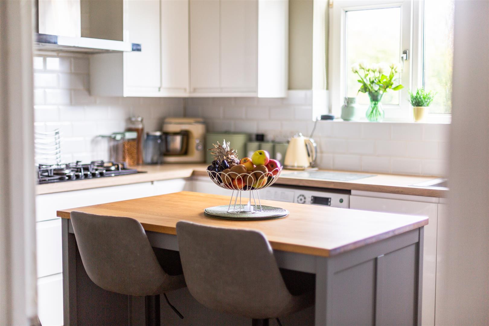 Parklands View, Sketty, Swansea, SA2 8LT